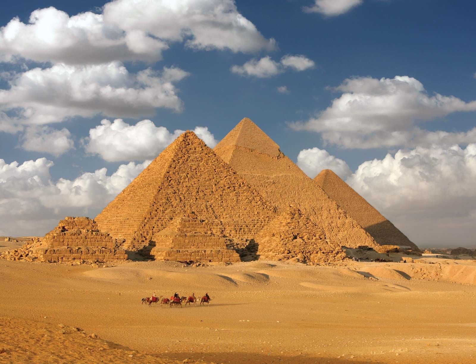 Pyramids-Giza-Cairo-Egypt